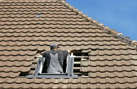 Pose de velux - Caniac-du-Causse